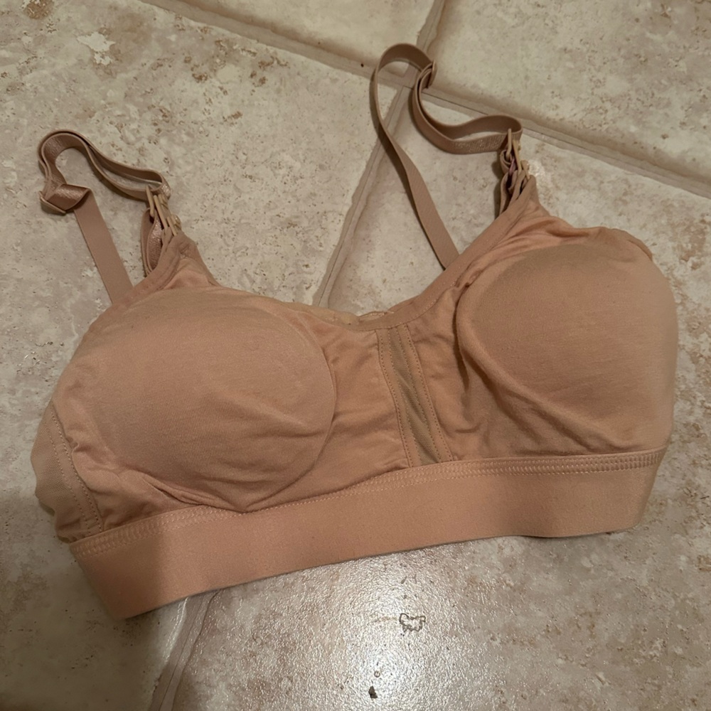 Simple Wishes pumping and nursing bra